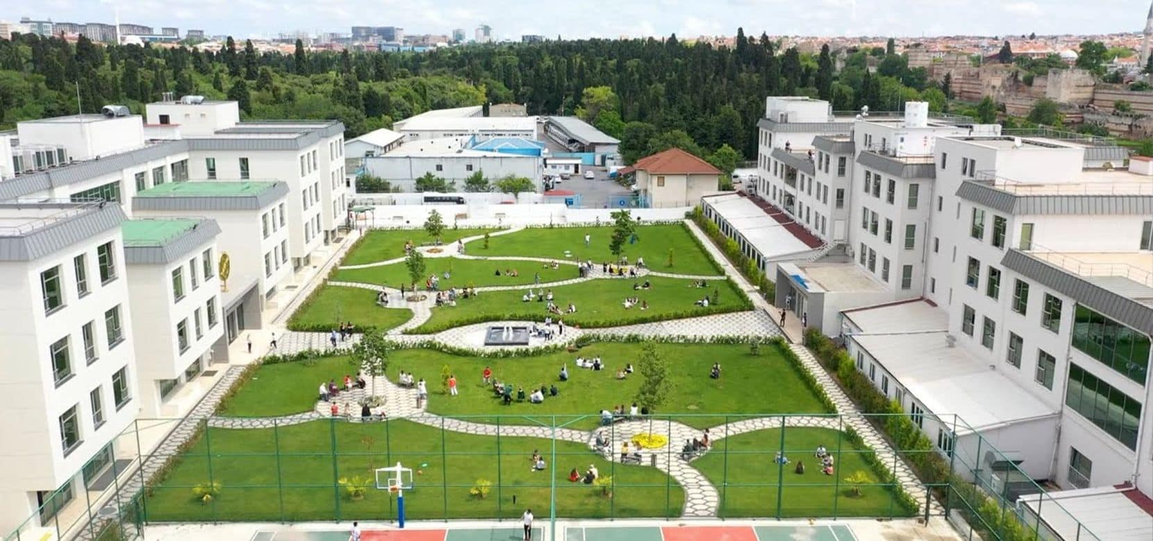 پذیرش رایگان دانشگاه بیرونی استانبول ۲۰۲۵